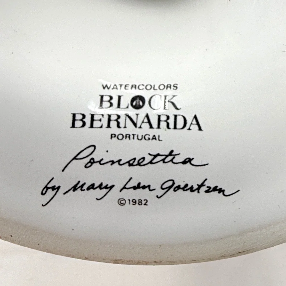 Pair Block Bernarda Portugal Poinsettia Candle‎ Holders Mary Lou Goertzen 1982